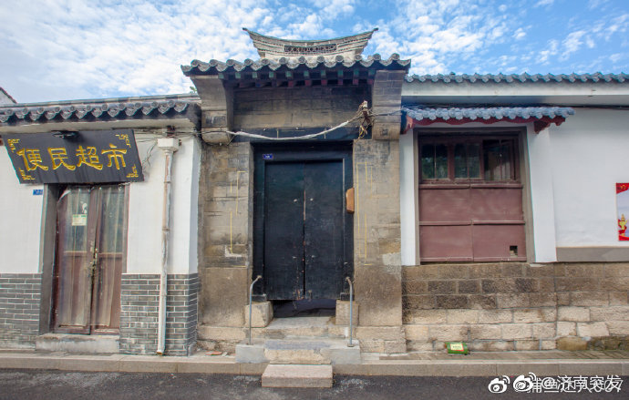 中国科大利用拓扑单极子实现光驱动液晶斯格明子拓扑转换